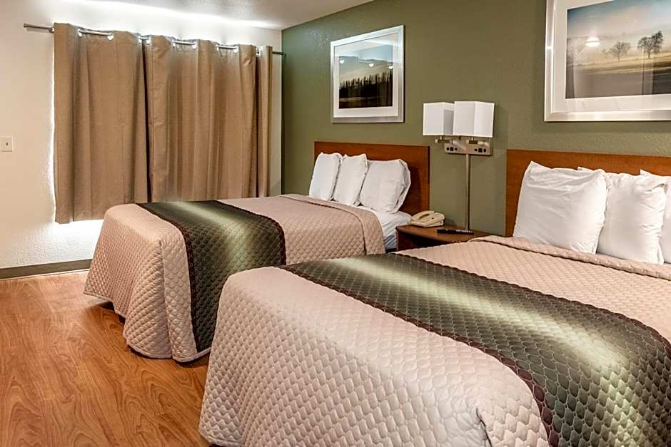 HomeTowne Studios Eugene - Springfield