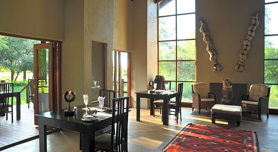 Black Rhino Game Lodge