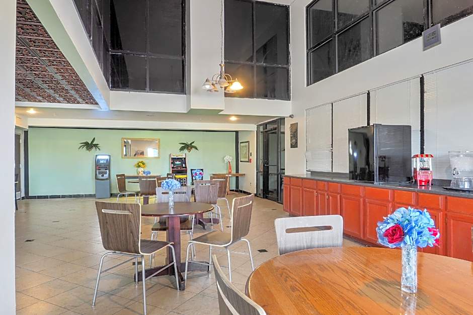 Lonestar Inn & Suites, Erick OK - Hwy 40 BY OYO