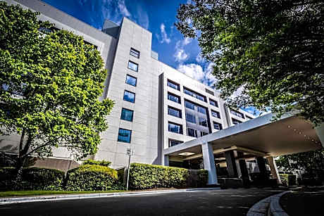 Crowne Plaza Canberra By IHG