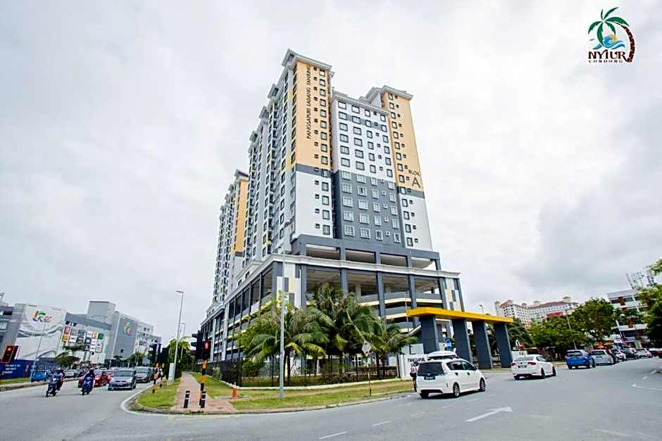 New Drawbridge Condo With Seaview and Pool