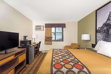 1 Queen Bed Non-Smoking