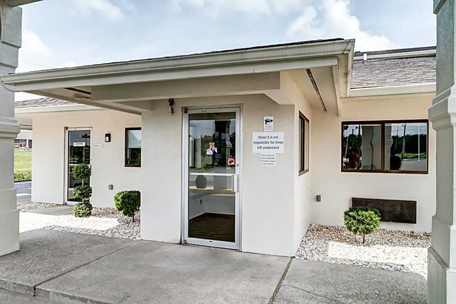 Motel 6-Berea, KY