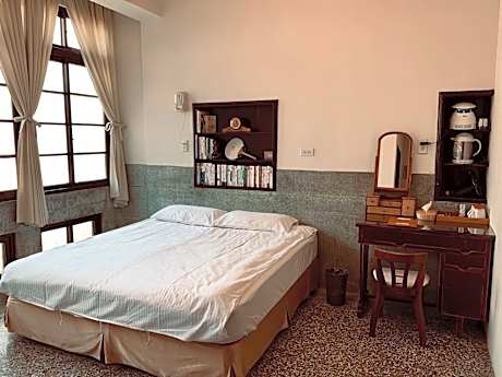 Deluxe Double Room with Shower