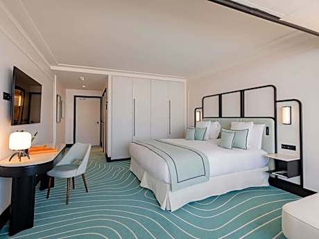 Deluxe Junior Suite with city view