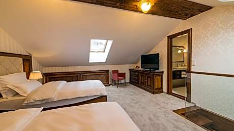 Duplex Quadruple Room