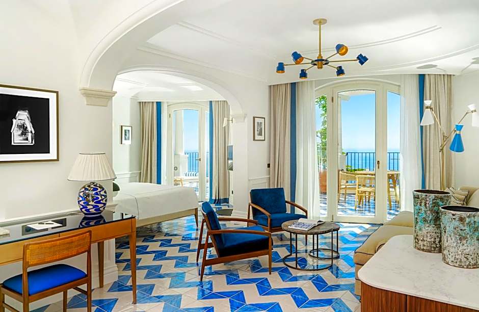 Photo 1 of 9 of Deluxe Suite, Sea View