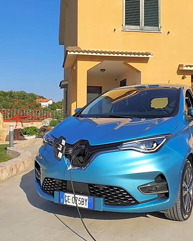 Villa Malvasio Pool and Jacuzzi Room Sassari