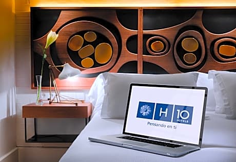 Deluxe Double Room with Terrace with Jacuzzi