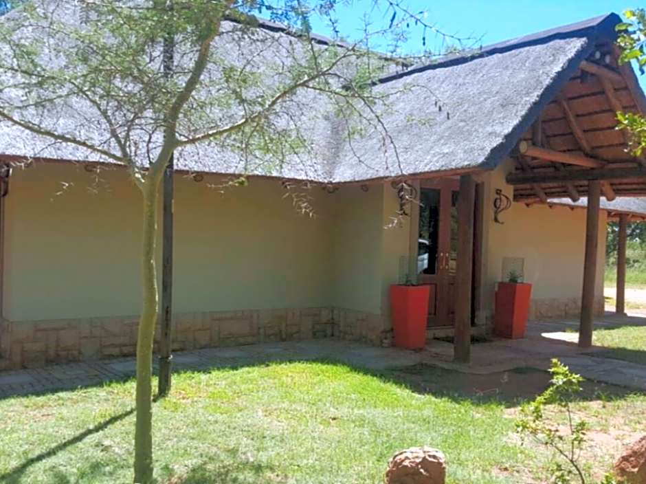 Zebula Golf and Wildlife Estate - Oryx Walkway Pax 16 - Moi Signature Luxury villa