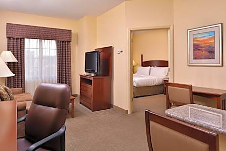 Two-Bedroom Suite with Two Bathrooms and Mobility Accessible Tub - Non-Smoking