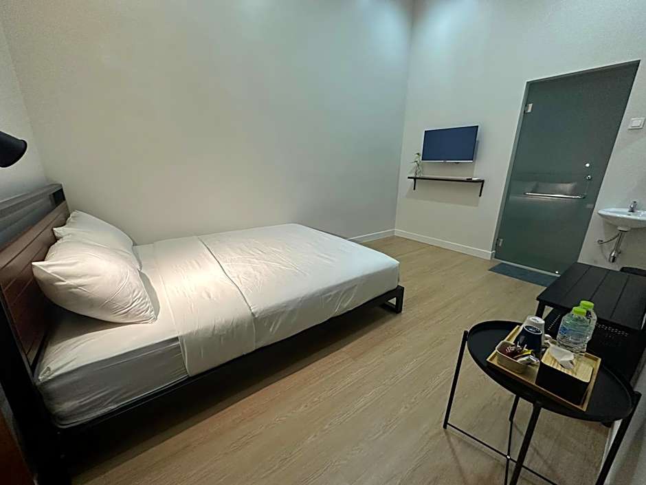 Cendhani Raras Gallery