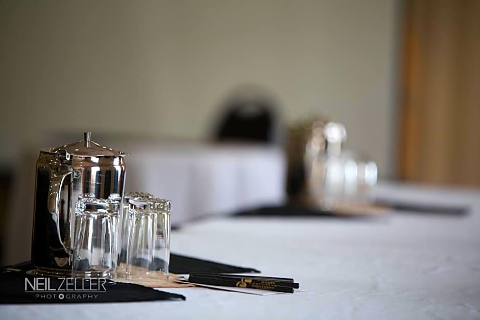 Days Inn & Suites by Wyndham Edmonton Airport