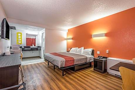 Deluxe King Room - Smoking