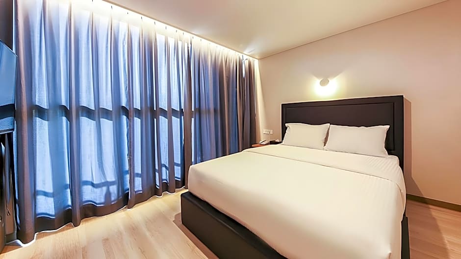 Sunrise Hotel Seopjikoji