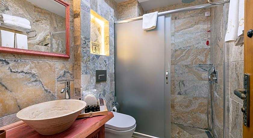 Acer Cave Hotel
