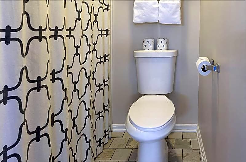 Rehoboth Guest House - Adults only