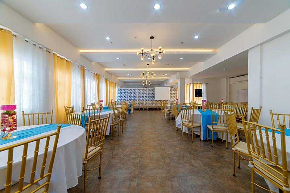 RedDoorz Plus at Hotel Metro Kalibo