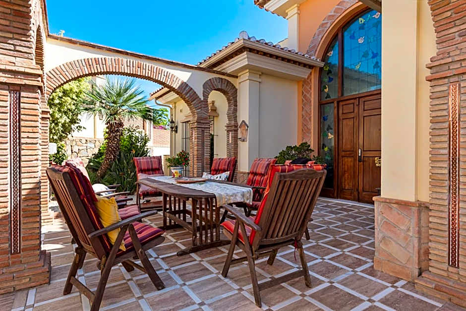 Stunning Infinity pool mansion in Mijas by Costarentals - Ref 85