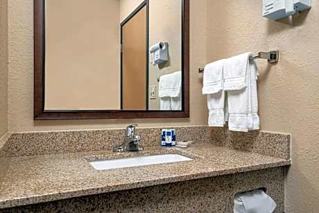 Queen Room - Mobility Access/Non-Smoking