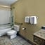 Howard Johnson by Wyndham Romulus Detroit Metro Airport