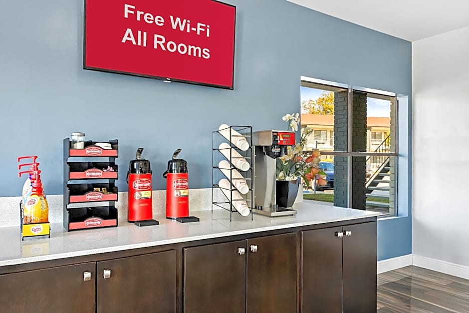 HomeTowne Studios San Antonio E - Frost Bank Center