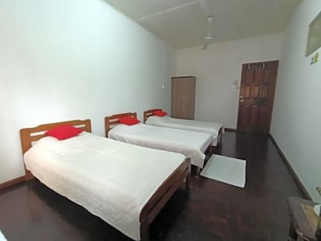 Triple Room with Shared Bathroom