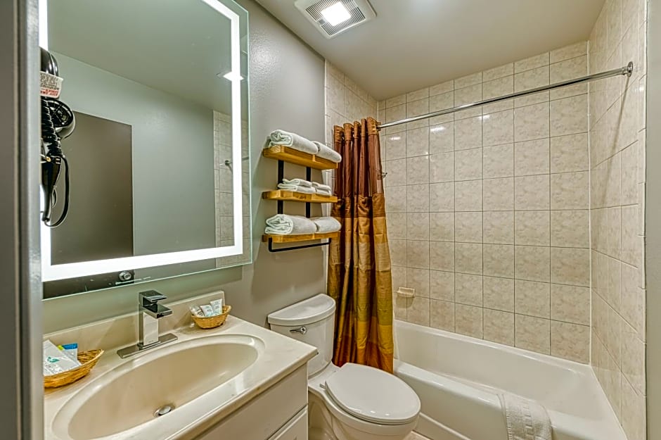La Mirage Inn - Hollywood