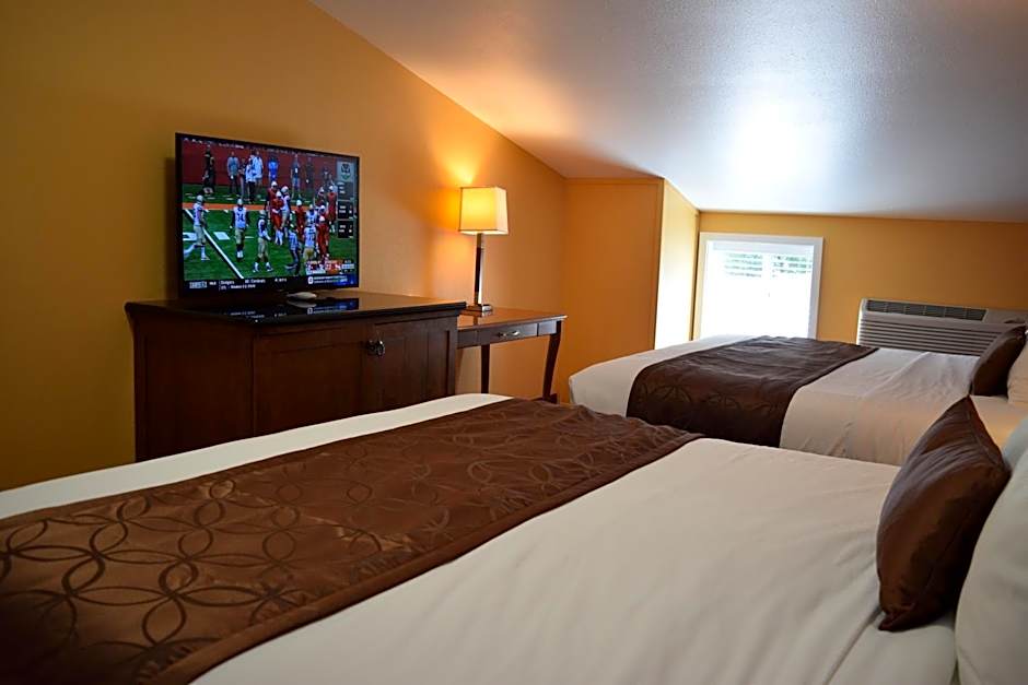 Photo 1 of 26 of 2 King Beds with Sofabed Suite, No Pets