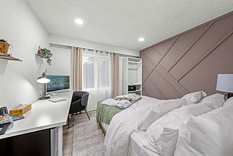 Toronto Stay Smart Monitor, Parking, Private Bath