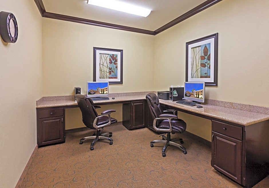 Holiday Inn Express Hotel & Suites Victoria By IHG