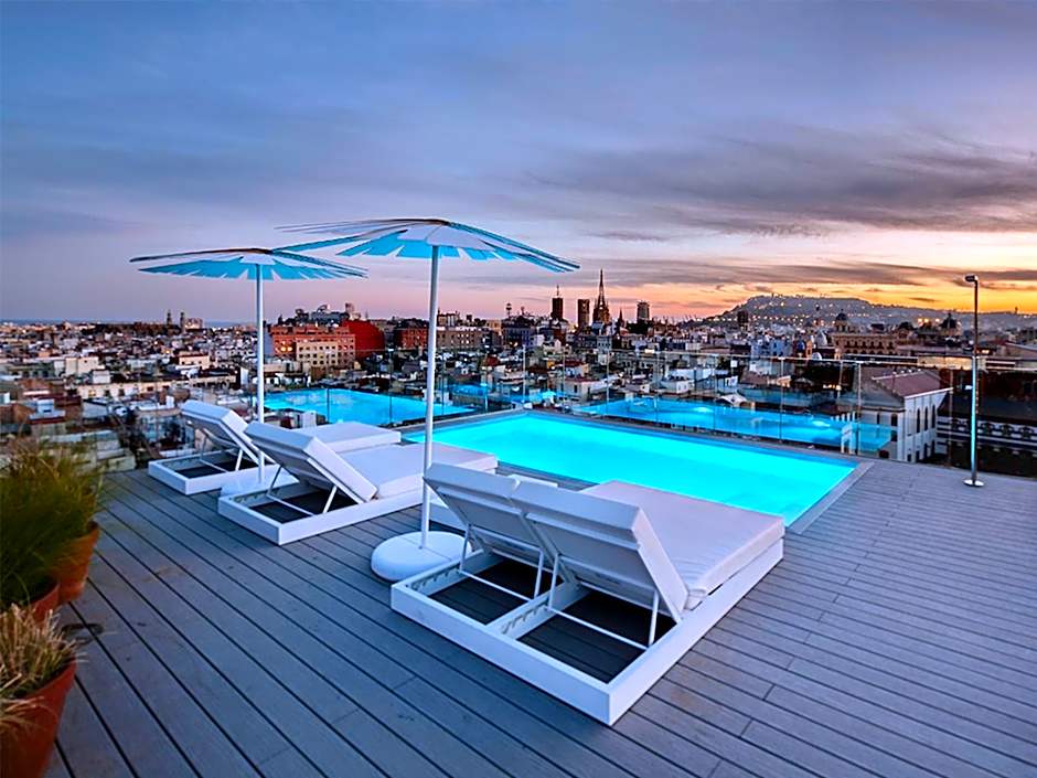 Yurbban Trafalgar Hotel