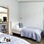 Cherry Bird Lodge Escape