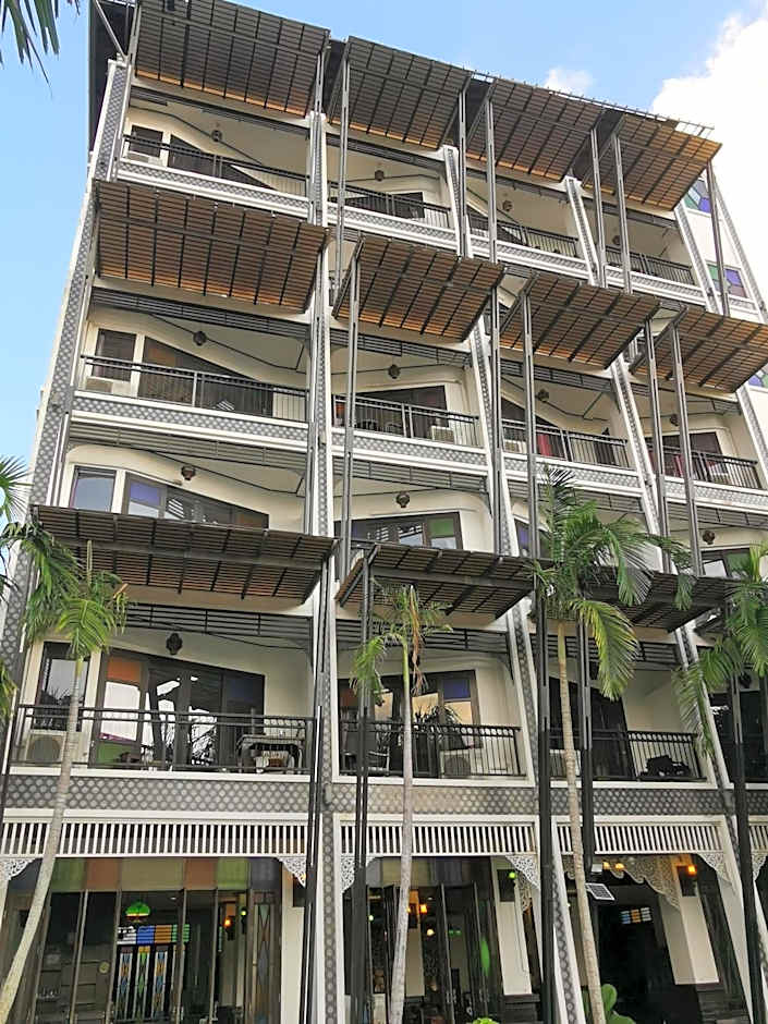 Dee Andaman Hotel
