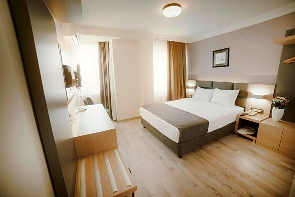Helen Hotel