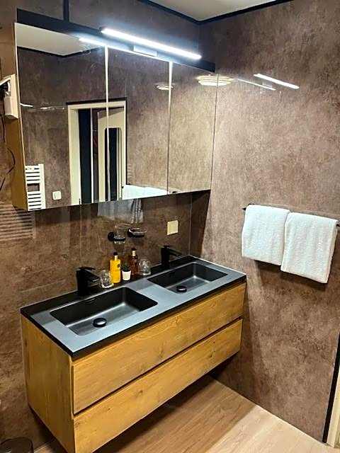 Hotel The Happy Traveler