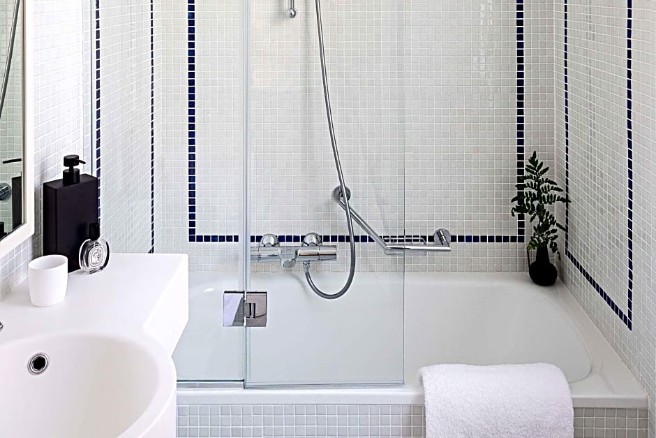 Le Riviera Collection, Signature Collection by Best Western