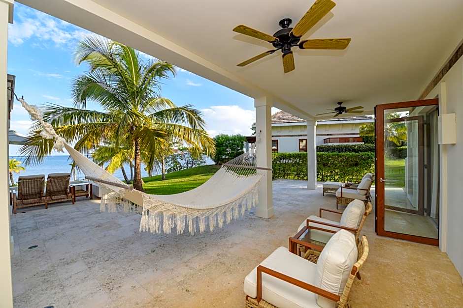 Las Verandas Hotel & Villas