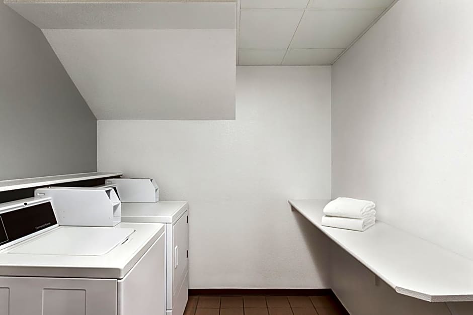 AmericInn by Wyndham Sauk Centre