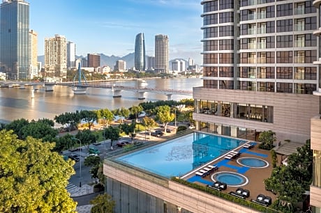 Melia Vinpearl Danang Riverfront