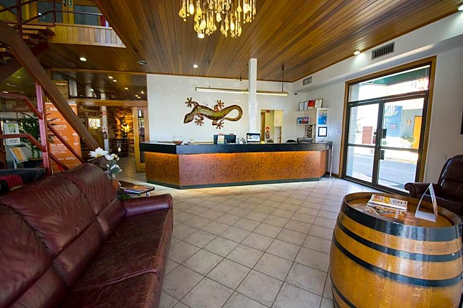 Elkira Court Motel