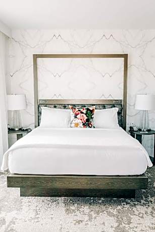 Penthouse Suite, Kitchen, 1 Bedroom Suite, 1 King, Sofa bed, Balcony