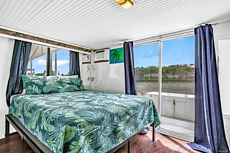 Deluxe Double Room with Balcony and Sea View