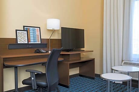 Studio, Multiple Beds (2 Queen Beds and 1 Double Sofa Bed)