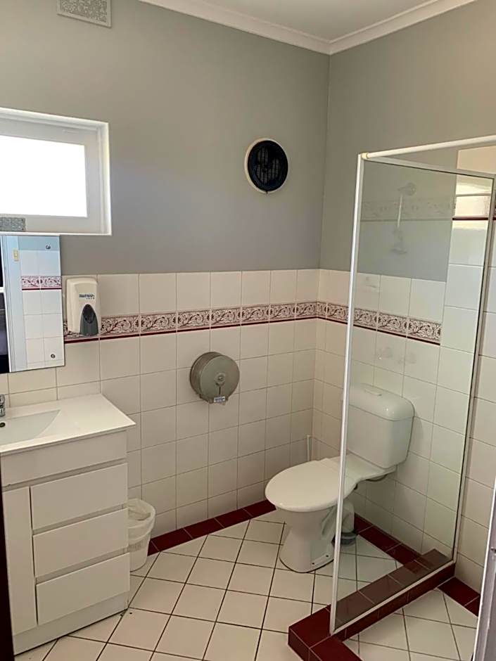 Hello Adelaide Motel and Apartments