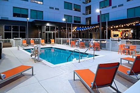 Aloft by Marriott Charlotte Airport