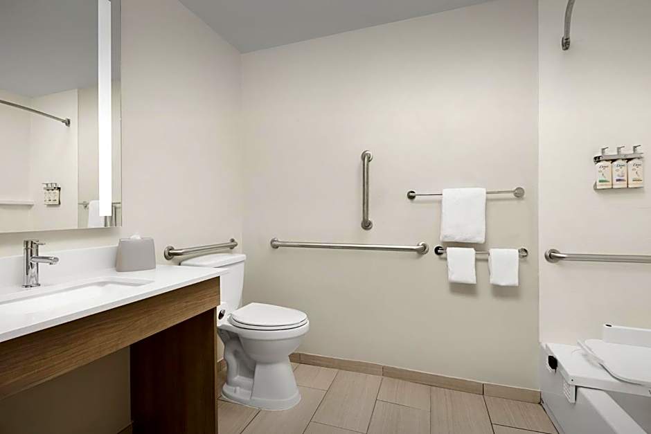 Holiday Inn Express Hotel & Suites Greensboro - Airport Area By IHG