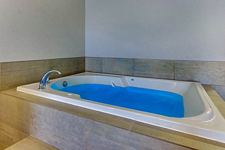 Holiday Inn Express & Suites Weatherford By IHG