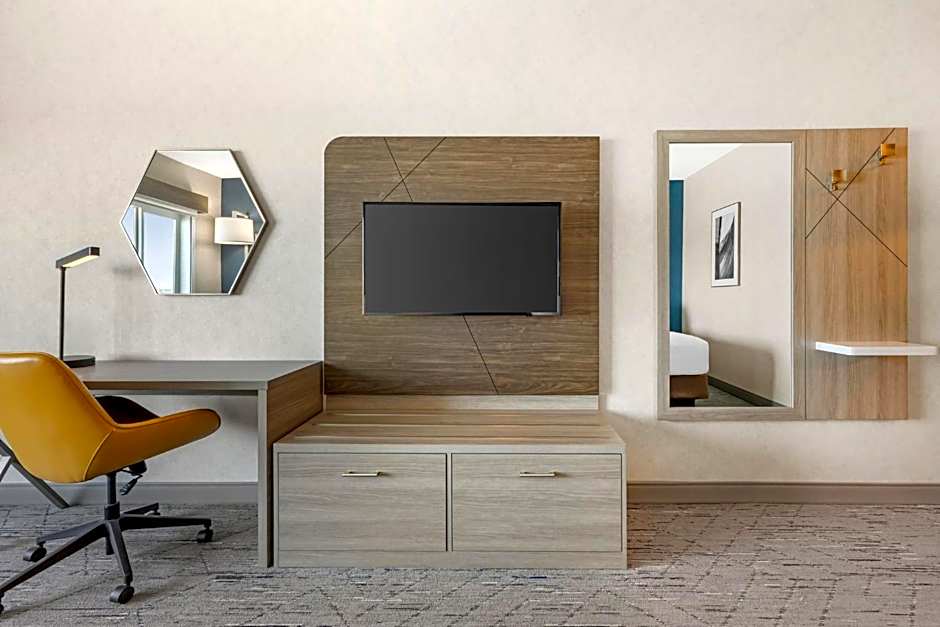 Holiday Inn Express Hotel & Suites Astoria By IHG