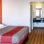 Motel 6-Bakersfield, CA - Convention Center